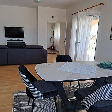 Apartments Pink House بوفليانا المظهر الخارجي الصورة