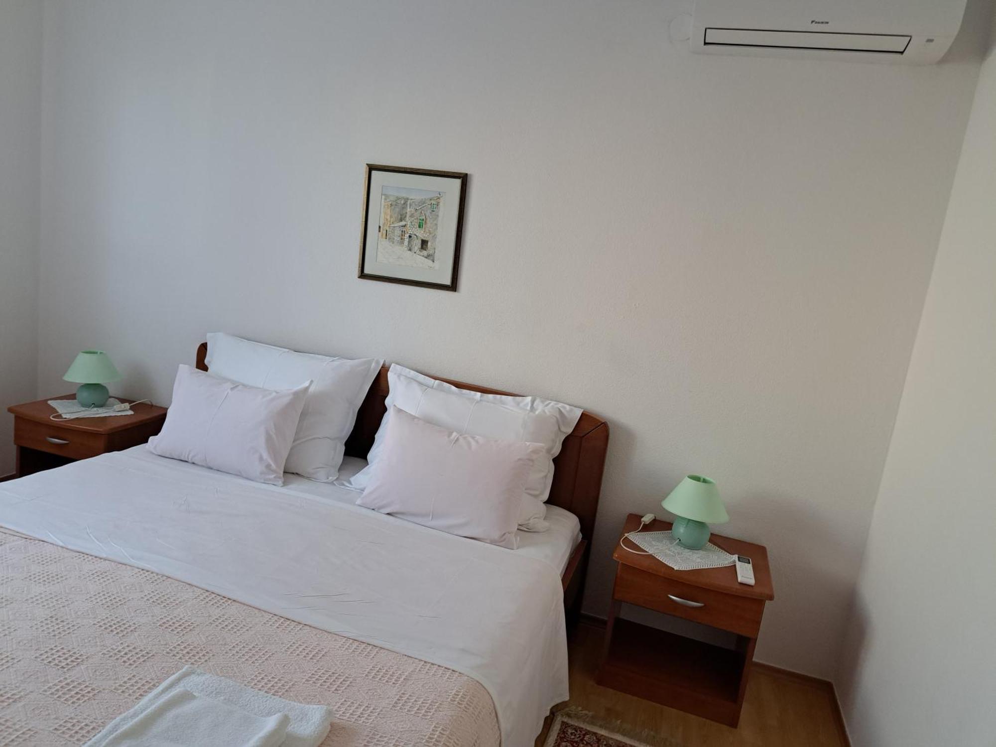 Apartments Pink House بوفليانا المظهر الخارجي الصورة