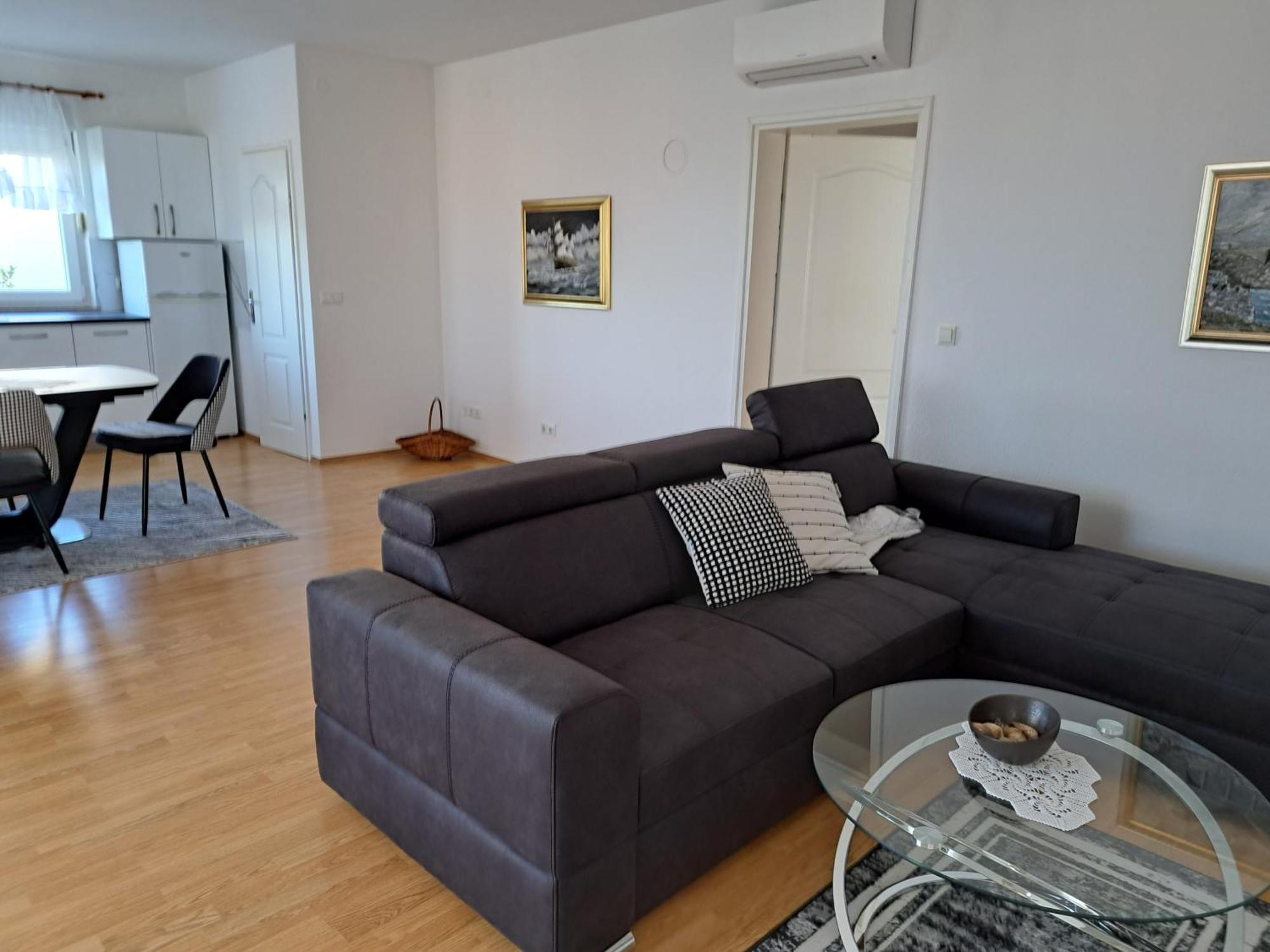 Apartments Pink House بوفليانا المظهر الخارجي الصورة